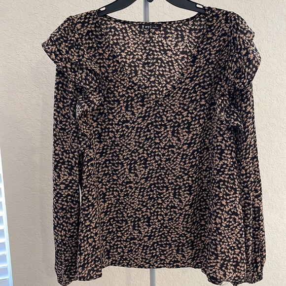 Cute blouse in black with brown dots. - Picture 1 of 3